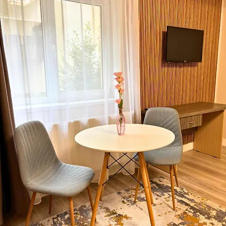 Апарт-готель Bonjour 3*