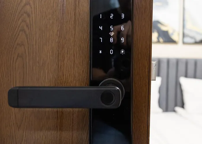 Bonjour Aparthotel 3*